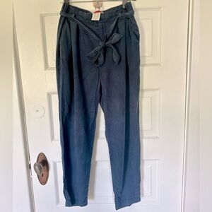 Anthropologie Cartonnier Navy Paperbag Pants Size XS